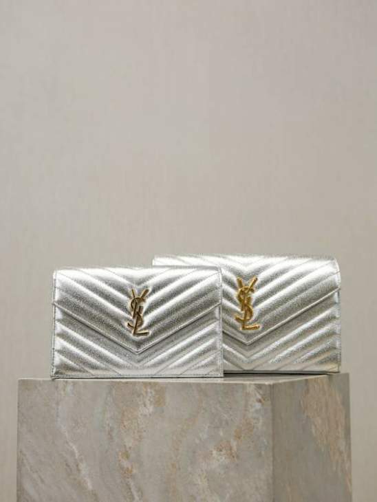 Picture of Saint Laurent Handbags _SKUfw222910923fw